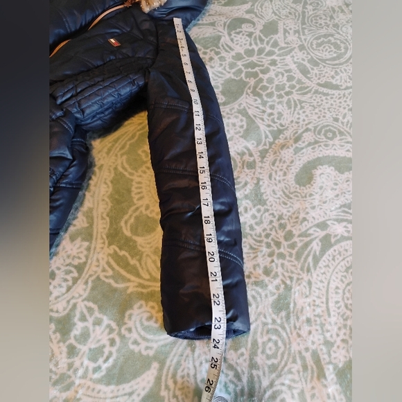 Tommy Hilfiger Girl's Navy Puffer Coat with Faux Fur Hood - Picture 4 of 5